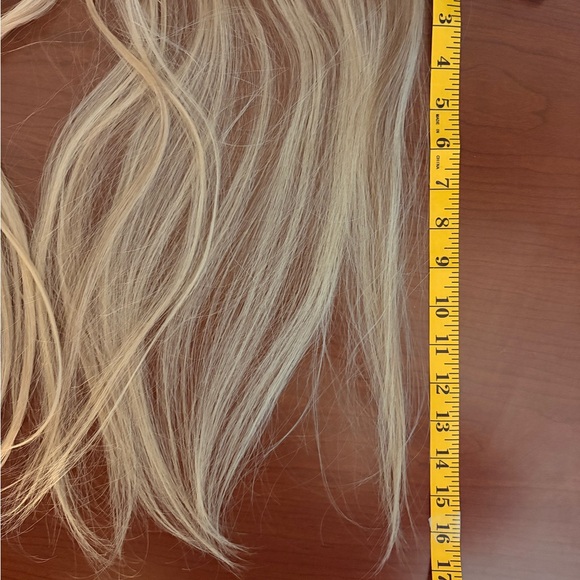 Covet & Mane and Platinum Blonde Hair Extensions - Picture 4 of 7